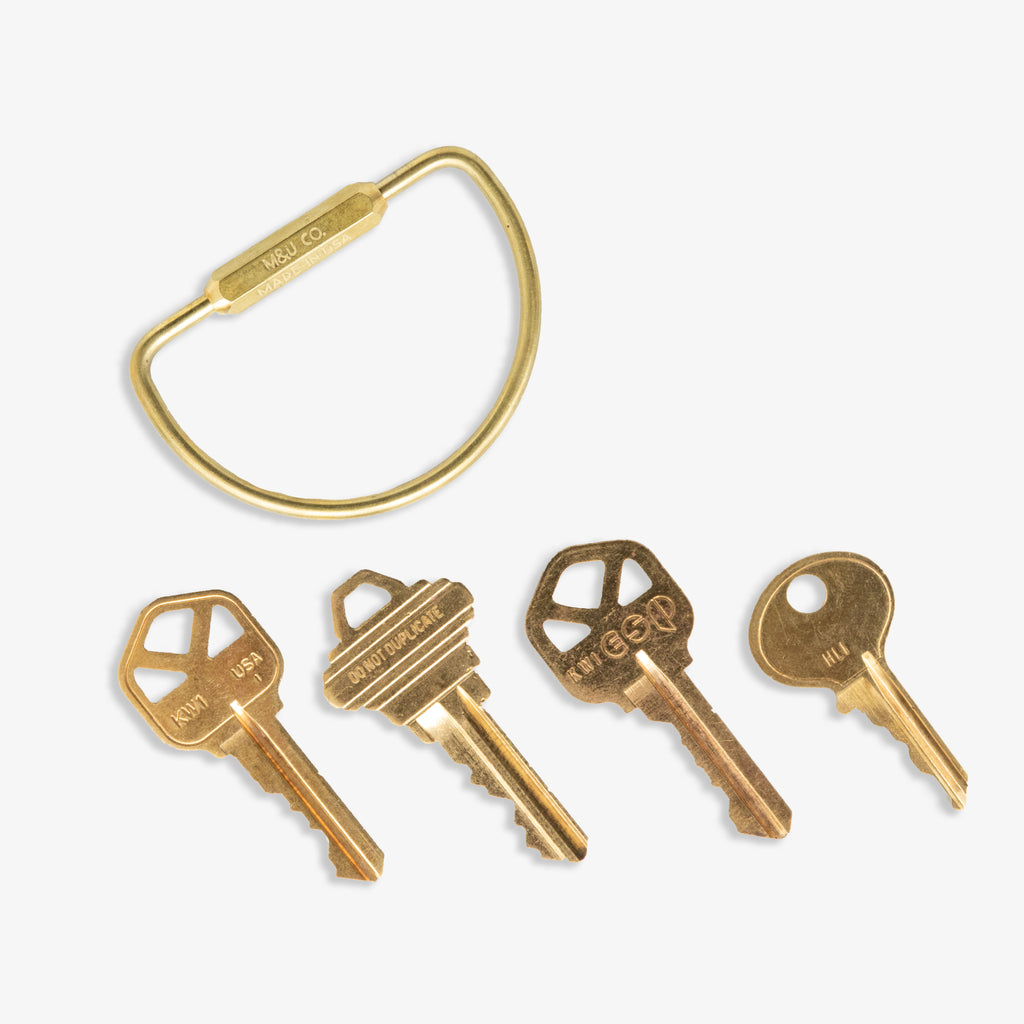 Maxx & Unicorn D Keyring Brass